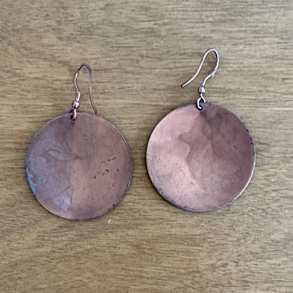 3/$30! Artisan Turquoise and Copper Swirl Earrings - Picture 2 of 2